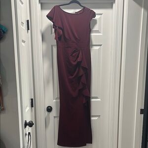 Elegant Burgundy Evening Dress